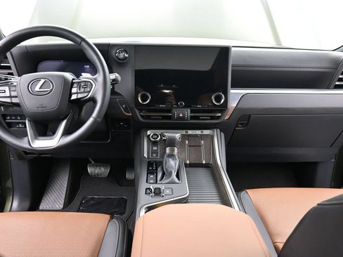 Used 2024 Lexus GX 550 w/ Cold Area Package AWD/4WD image 12