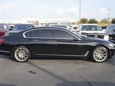 Used 2016 BMW 740i image 5