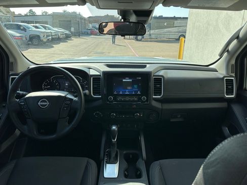 Used 2024 Nissan Frontier SV w/ Hardbody Edition image 14