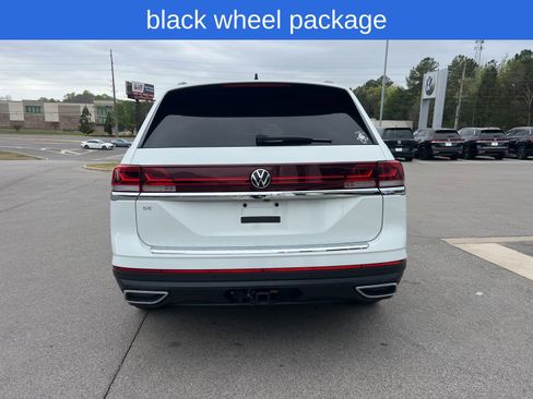 Used 2025 Volkswagen Atlas SE w/ Panoramic Sunroof Package image 4