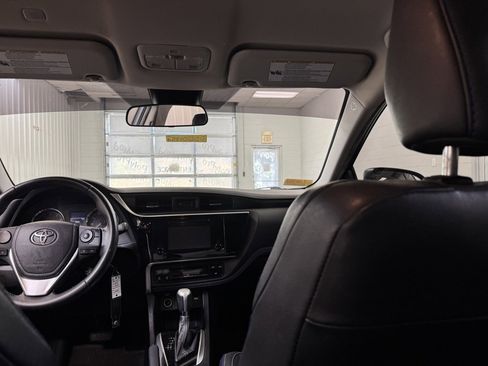 Used 2019 Toyota Corolla SE image 19