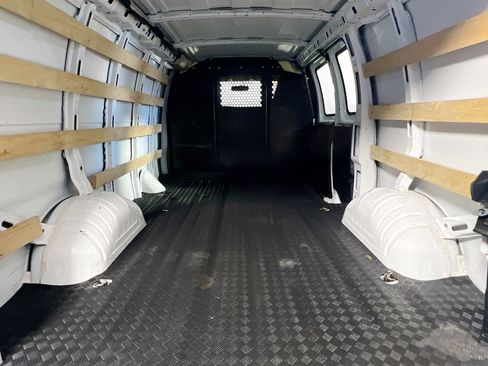 Used 2024 Chevrolet Express 2500 w/ Driver Convenience Package image 31