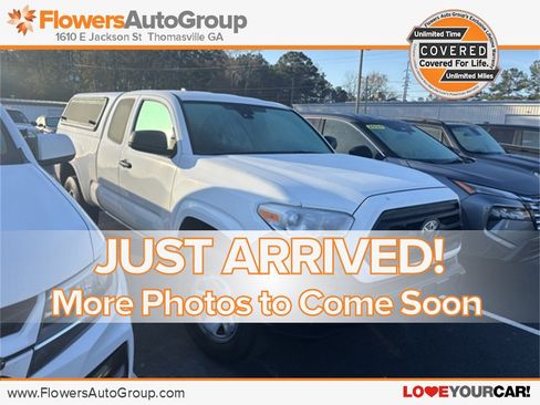 Used 2021 Toyota Tacoma SR image 1