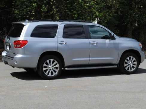 Used 2016 Toyota Sequoia Limited w/ Safety & Convenience Package image 23