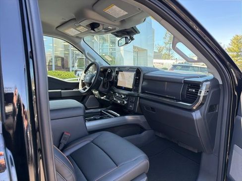 Used 2026 Ford F350 Lariat w/ Black Appearance Package image 9