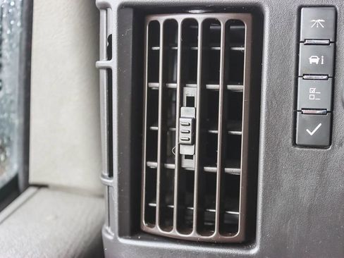 Used 2022 Chevrolet Express 3500 w/ Driver Convenience Package image 45