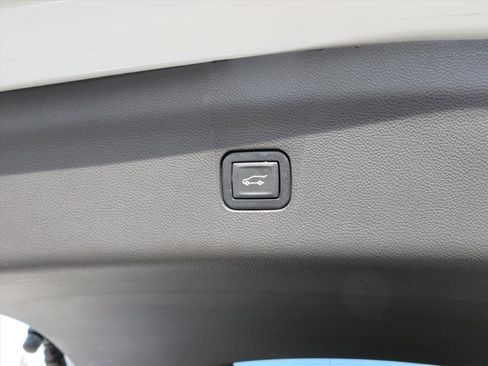 Used 2021 Buick Enclave Premium w/ Surround and Sites Package image 34