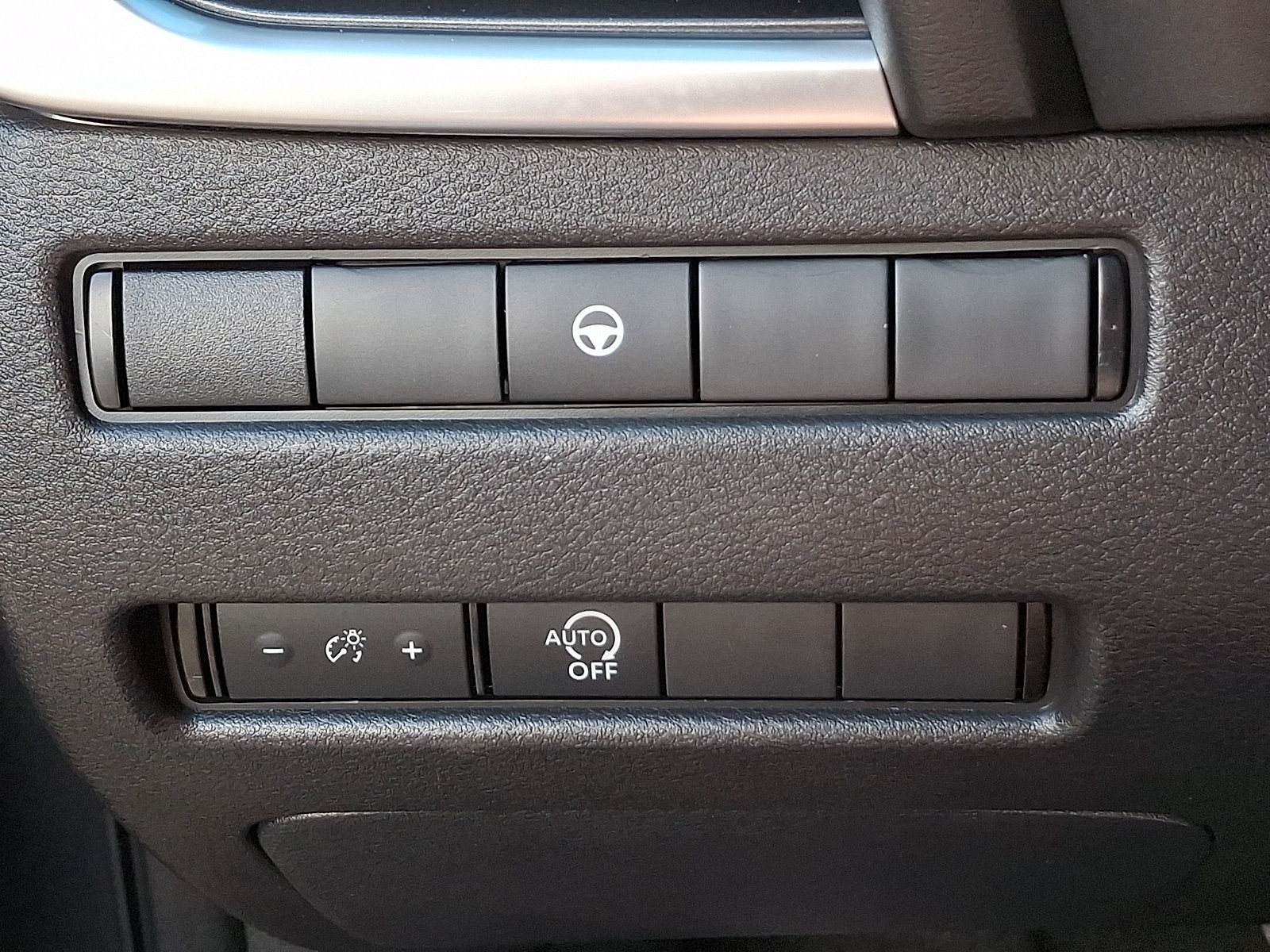 Used 2023 Nissan Rogue SV AWD/4WD image 23