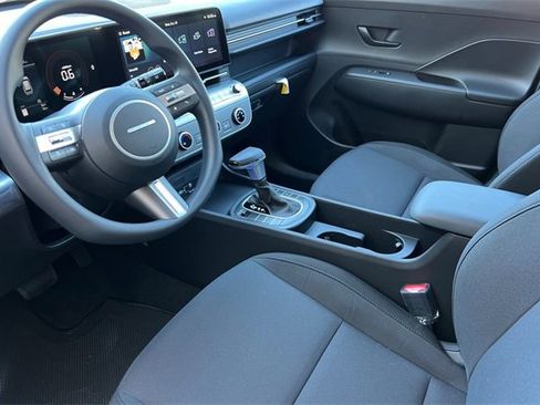 New 2026 Hyundai Kona SE image 10