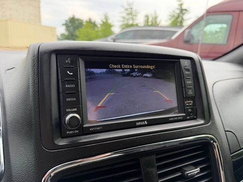 Used 2019 Dodge Grand Caravan SXT FWD image 20
