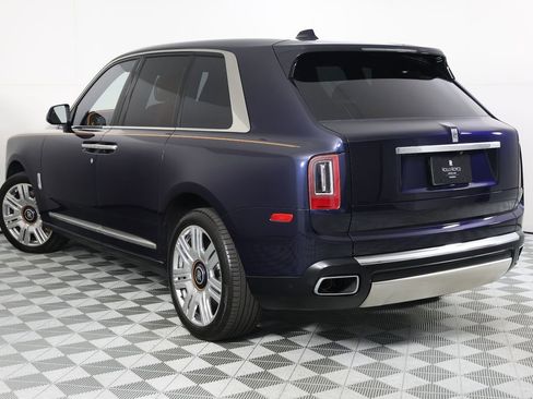 Certified 2022 Rolls-Royce Cullinan w/ Cullinan Package AWD/4WD image 3