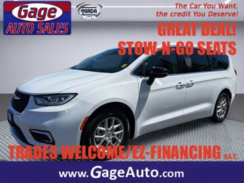 Used 2024 Chrysler Pacifica Touring-L FWD image 1