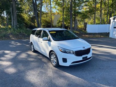 Used 2017 Kia Sedona LX w/ LX Essentials Premium Package