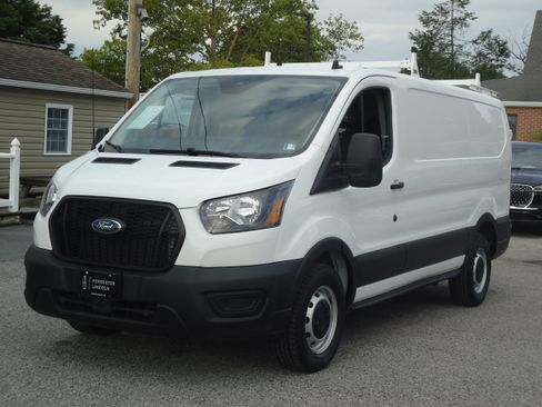 Used 2024 Ford Transit 150 Low Roof RWD image 7