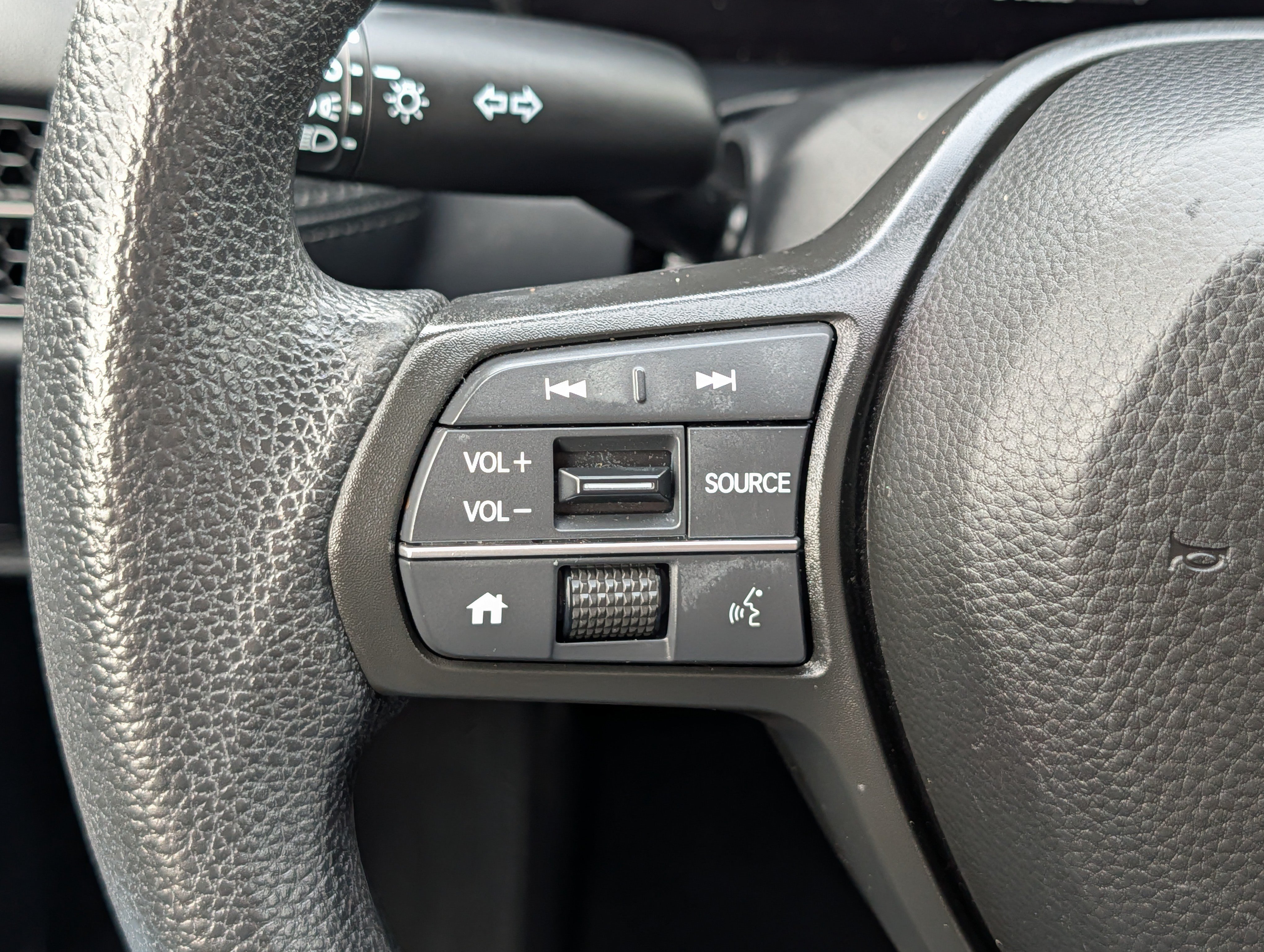Used 2024 Honda HR-V LX image 31