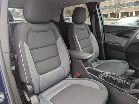 Used 2023 Chevrolet TrailBlazer LT FWD image 28