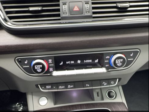 Used 2022 Audi Q5 2.0T Premium w/ Convenience Package AWD/4WD image 48