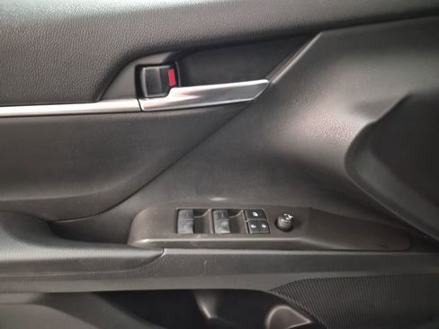 Used 2022 Toyota Camry LE image 15