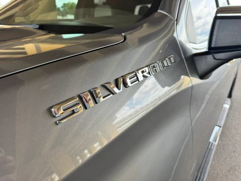 Used 2019 Chevrolet Silverado 1500 LTZ w/ LTZ Plus Package AWD/4WD image 9