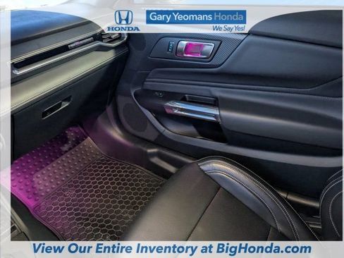 Used 2024 Ford Mustang Premium image 17
