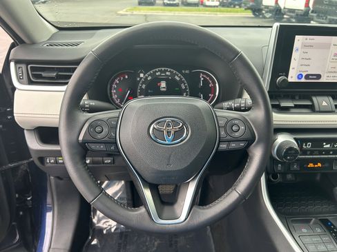 Used 2023 Toyota RAV4 XLE w/ Convenience Package AWD/4WD image 13