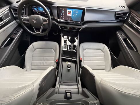 Used 2024 Volkswagen Atlas Cross Sport SEL R-Line image 30