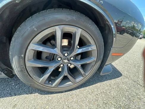 Used 2019 Dodge Challenger R/T w/ Driver Convenience Group RWD image 4