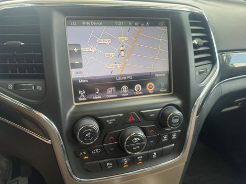 Used 2014 Jeep Grand Cherokee Overland w/ Advanced Technology Group AWD/4WD image 17