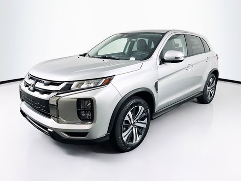 Used 2025 Mitsubishi Outlander Sport SE image 3