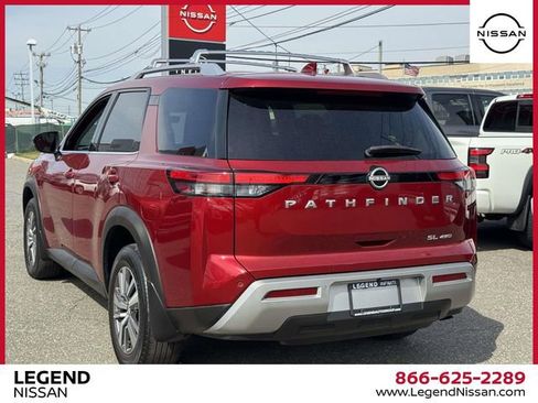 Used 2023 Nissan Pathfinder SL image 7