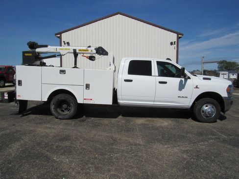 Used 2022 RAM 3500 Tradesman w/ Chrome Appearance Group AWD/4WD image 1
