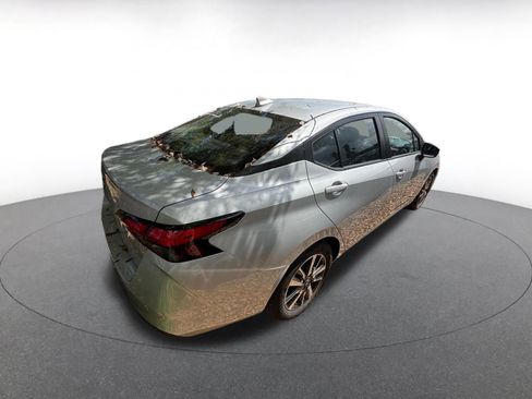 Used 2025 Nissan Versa SV image 7