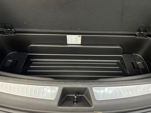 Used 2025 Cadillac XT6 Premium Luxury image 43