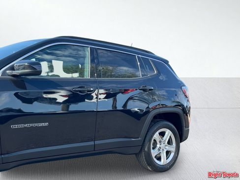 Used 2024 Jeep Compass Latitude AWD/4WD image 9