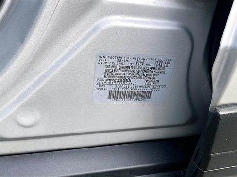 Used 2019 Nissan Kicks S image 18