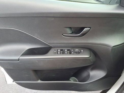 Used 2025 Hyundai Kona SEL FWD image 23