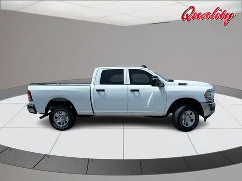 Used 2024 RAM 2500 Tradesman w/ Chrome Appearance Group AWD/4WD image 2