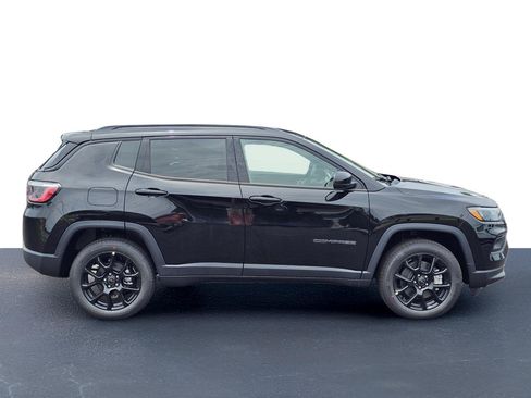 New 2026 Jeep Compass Latitude AWD/4WD image 7