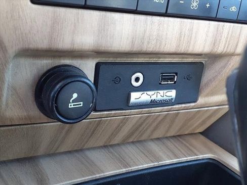 Used 2011 Ford F150 Lariat w/ Lariat Chrome Pkg image 22