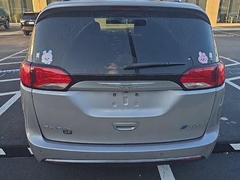 Used 2020 Chrysler Pacifica Limited FWD image 5