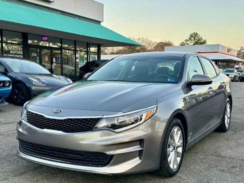 Used 2018 Kia Optima LX w/ 17" Alloy Wheels Package image 1