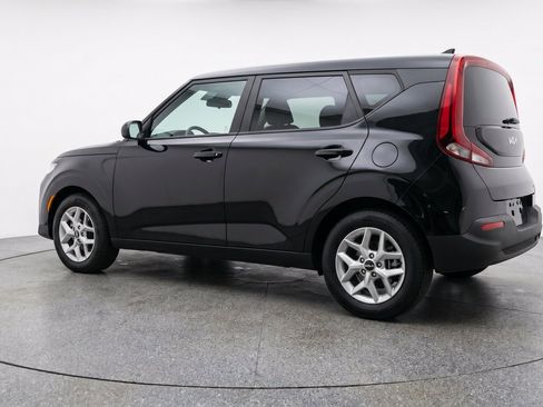 Used 2025 Kia Soul LX w/ LX Technology Package FWD image 6