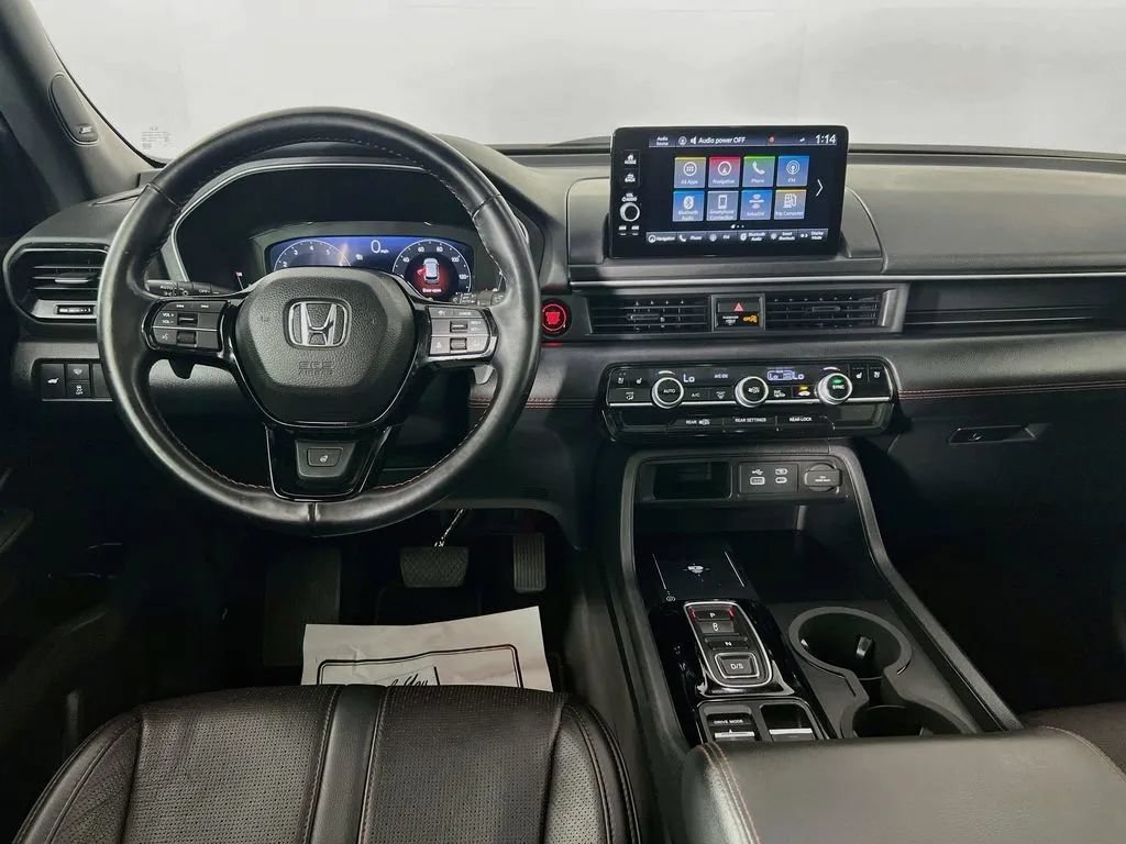 Used 2025 Honda Pilot Black Edition image 24