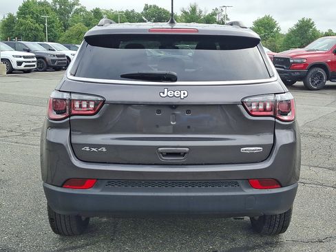 Used 2023 Jeep Compass Latitude AWD/4WD image 5