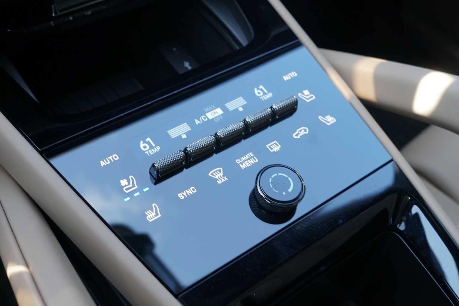 Used 2025 Porsche Cayenne S AWD/4WD image 12