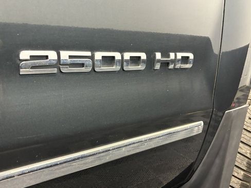 Used 2017 Chevrolet Silverado 2500 LTZ image 38