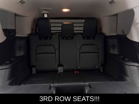 Used 2024 Nissan Pathfinder Platinum image 11