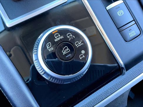 Used 2024 Mitsubishi Outlander SE image 34