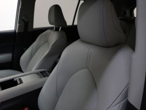 Used 2025 Toyota Grand Highlander FWD image 75