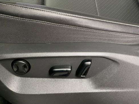 Used 2022 Volkswagen Atlas SE w/ Panoramic Sunroof Package image 15